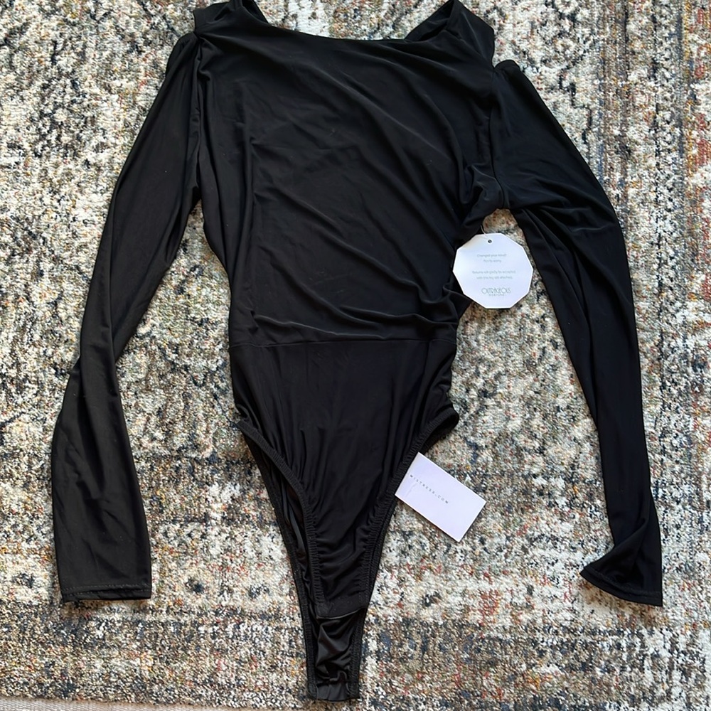 NWT (in black) sexy bodysuit - long sleeve open back - Picture 8 of 17